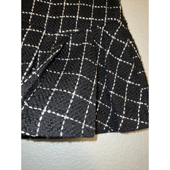 BCBG Tweed Mini Skirt Women's NWT - Picture 2 of 8